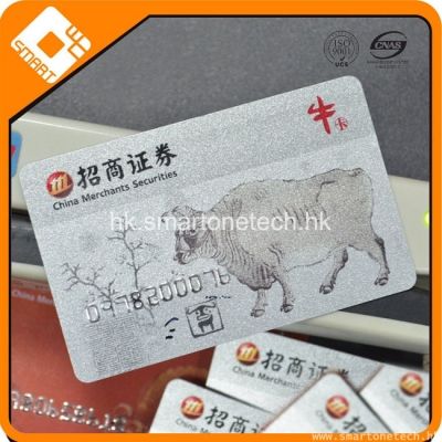 CR80 PVC 银行卡大小打银底低亢磁条卡